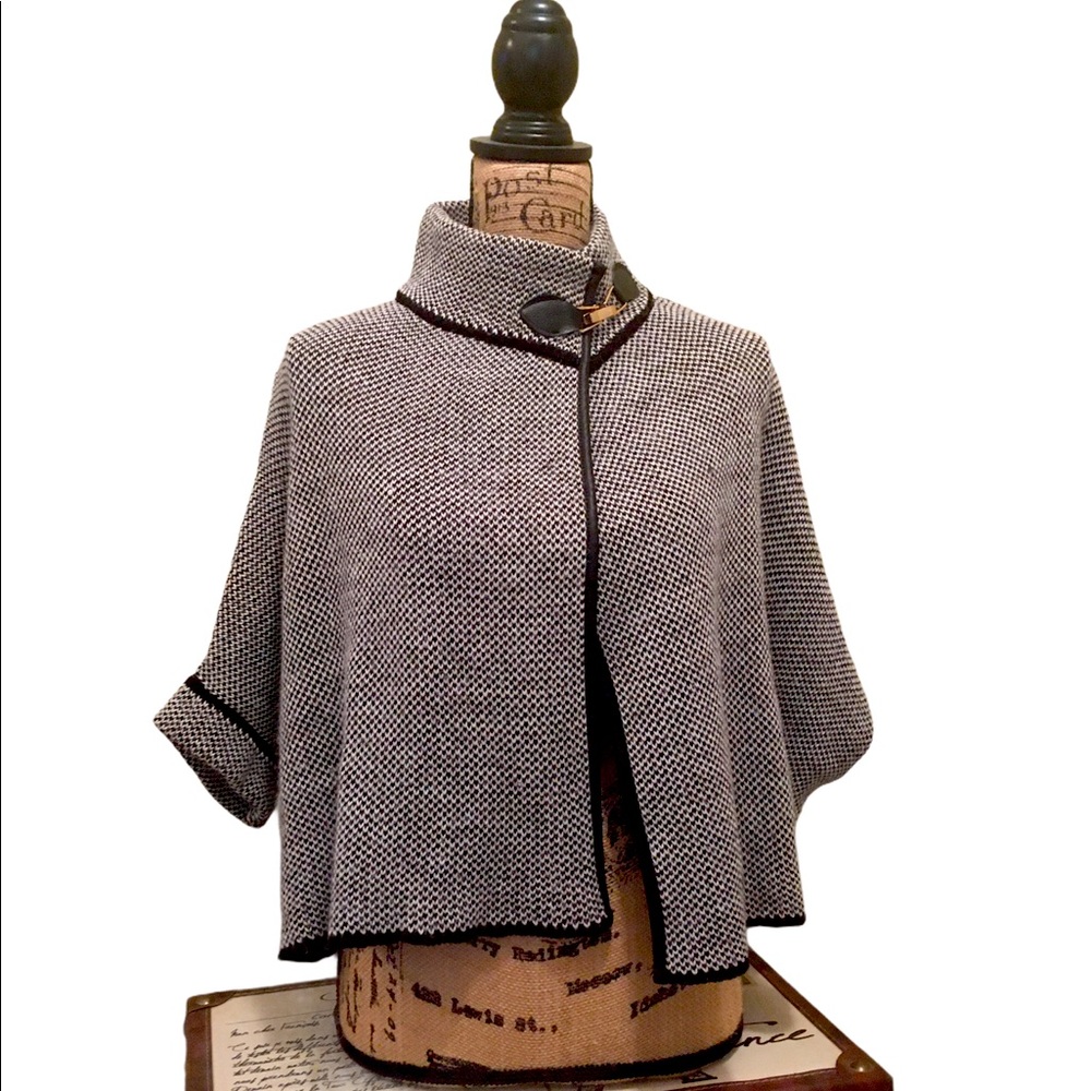 Vintage Concept Sweater Cape